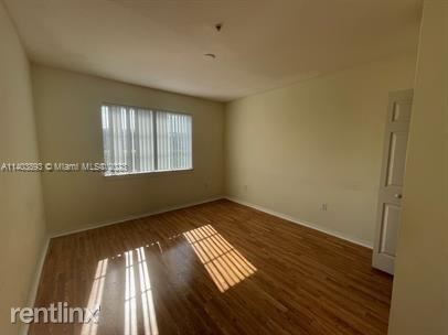 Building Photo - 2 br, 2 bath Condo - 6851 SW 44th St Apt 309