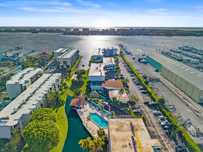 Building Photo - 200 Waterway Dr S