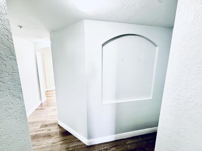 Building Photo - 2983 Ashland Ln S