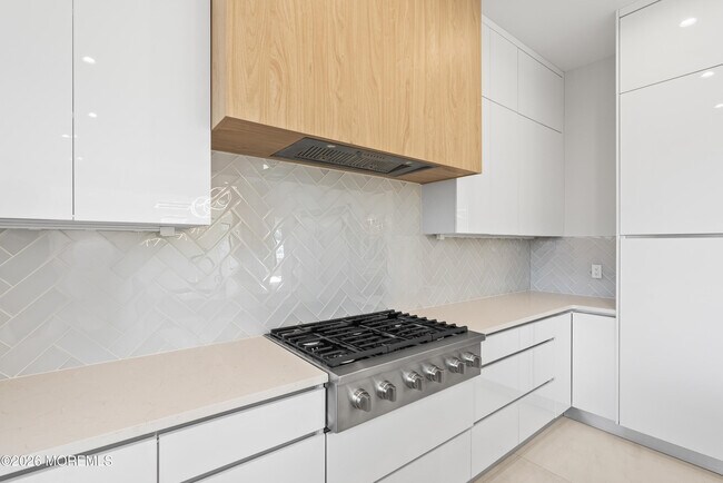 Building Photo - 150 Ampere Ave