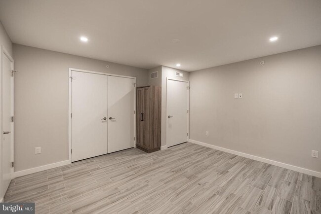 Building Photo - 1442 Hope St