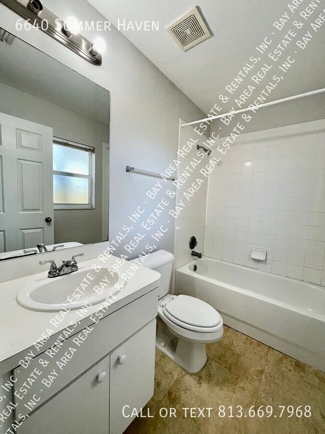 Building Photo - 6640 Summer Haven Dr