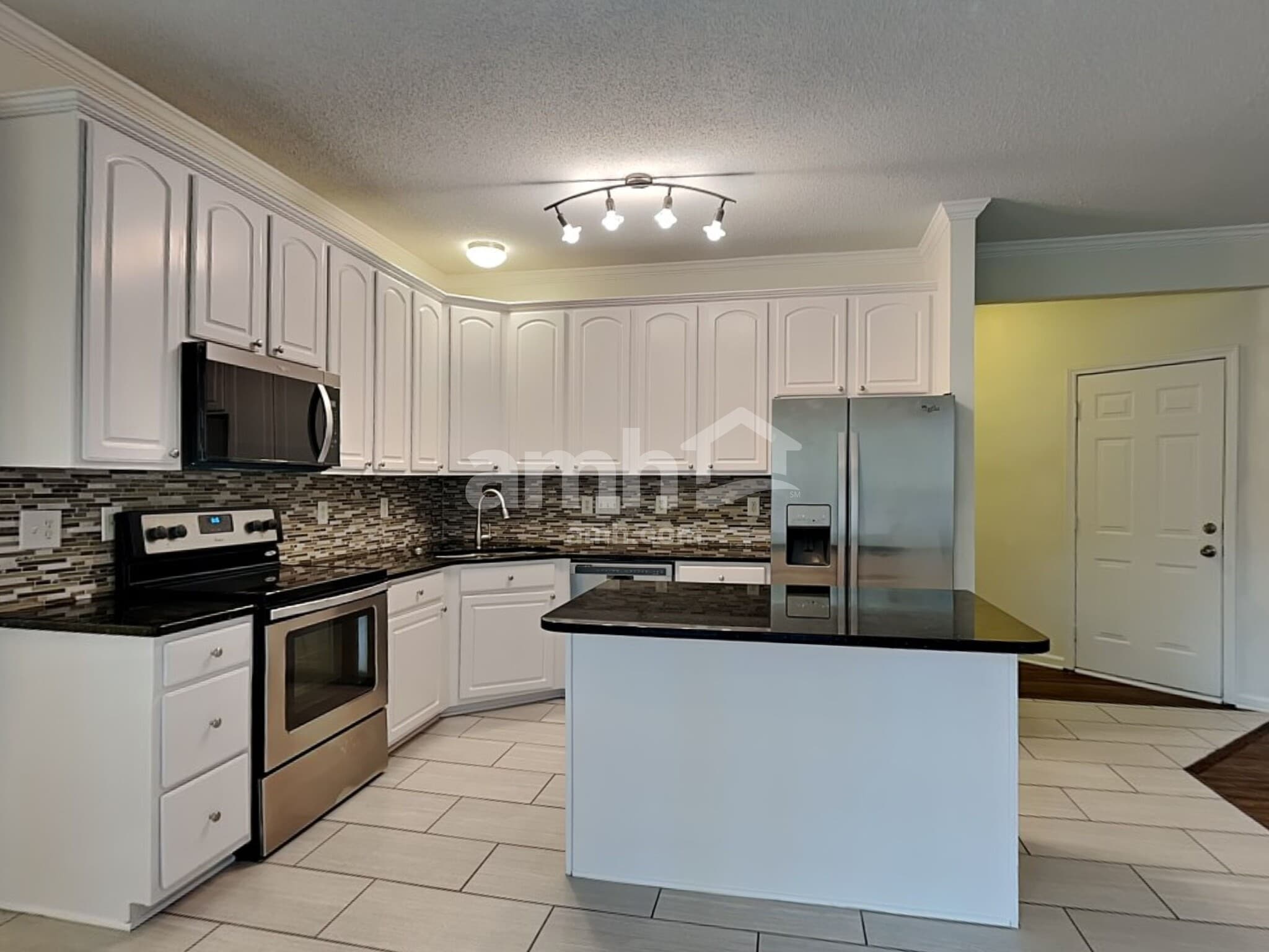 Building Photo - 2106 Forest Edge Dr