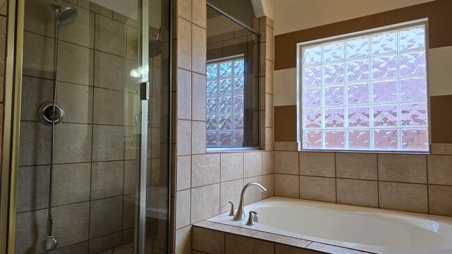 Building Photo - 5523 Cross Pond