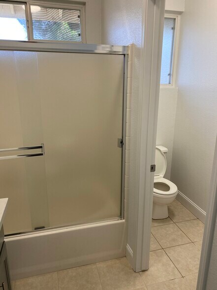 Master bath - 1134 Pine Ct