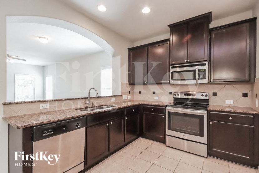 Building Photo - 511 Topsail Way