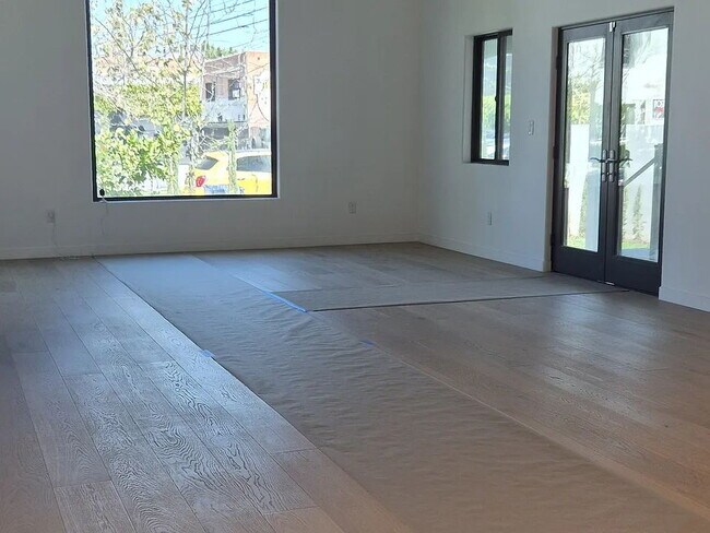 Building Photo - NO MIN CREDIT SCORE REQUIRED, BK OKAY, PAST EVICTION OKAY!, BACKGROUND FRIENDLY. Apply at "The Re...