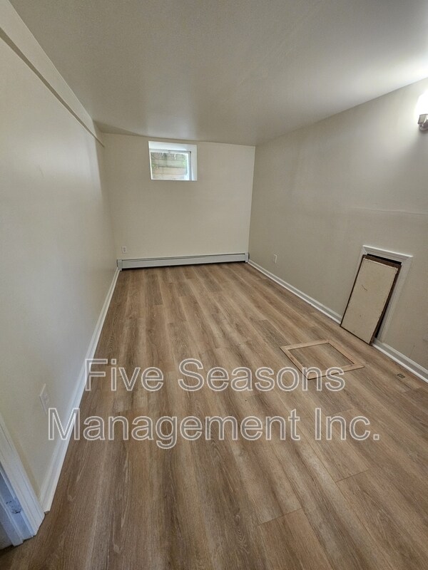 Building Photo - 465-467 Colchester Avenue - 5