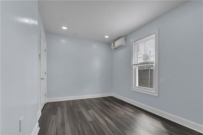 Building Photo - 255 Pearl St