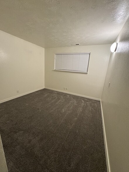 Building Photo - 95 S 600 E