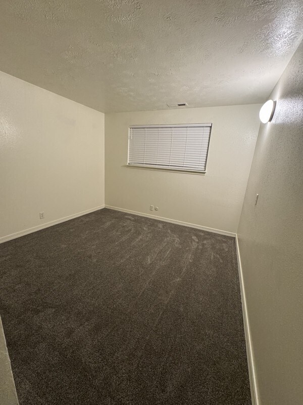 Building Photo - 95 S 600 E