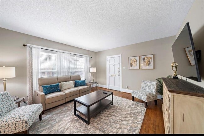 Building Photo - 1629 Castle Ct