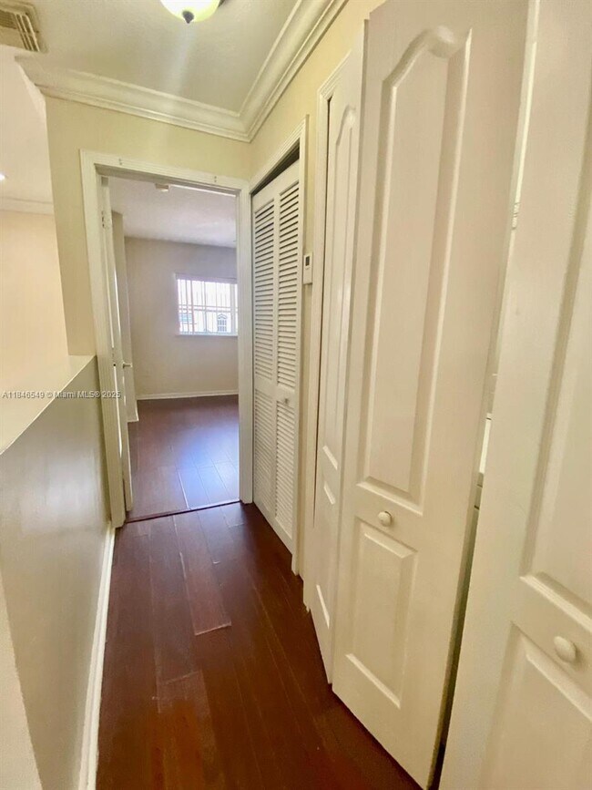 Building Photo - 12854 SW 49th Ct