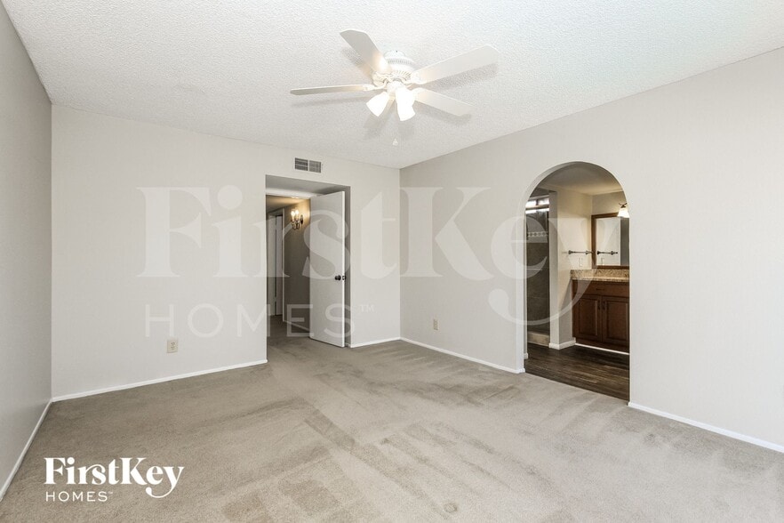 Building Photo - 5236 W Cheryl Dr