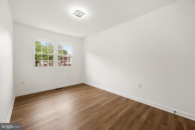 Building Photo - 14874 Emberdale Dr