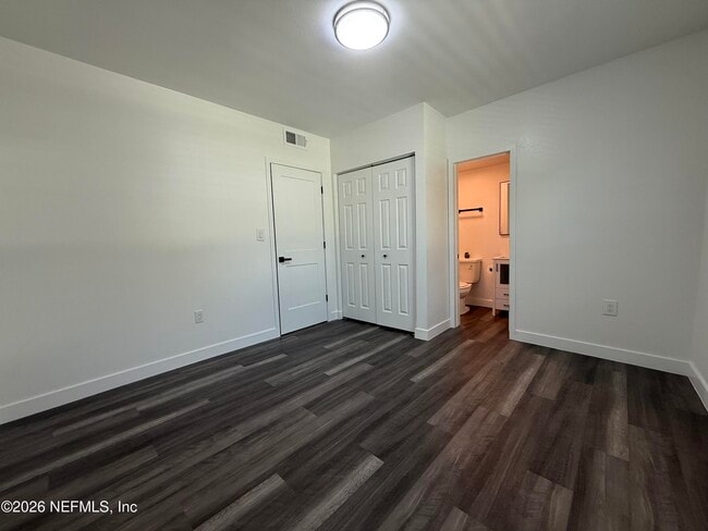 Building Photo - 823 Madison St