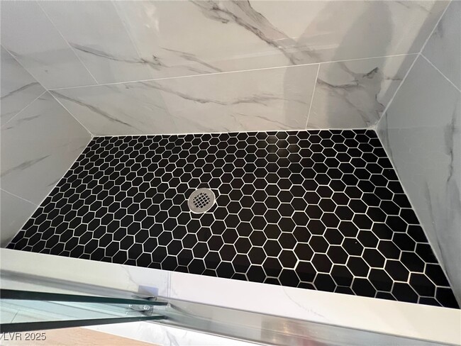 Building Photo - 428 S Beaumont St