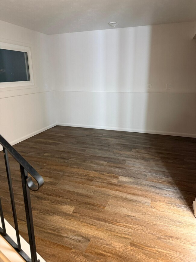 Building Photo - 6686 Deer Ct