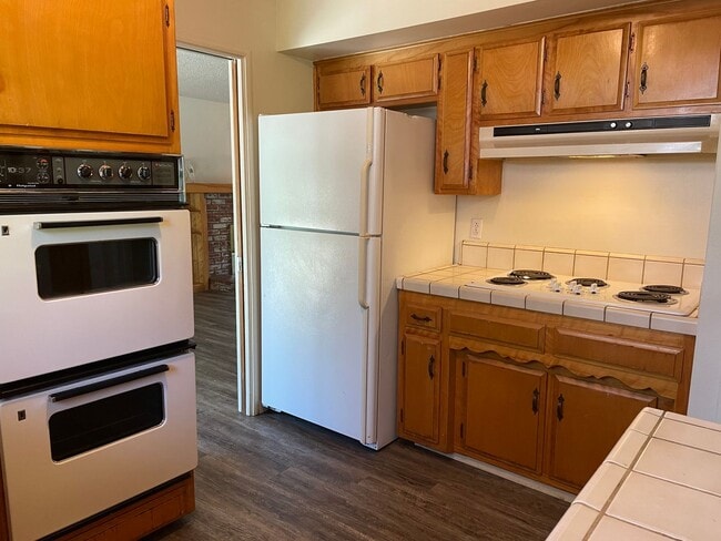 Building Photo - **RESERVE NOW FOR SUMMER 2026**  Spacious 6-Bedroom House Near Chico State