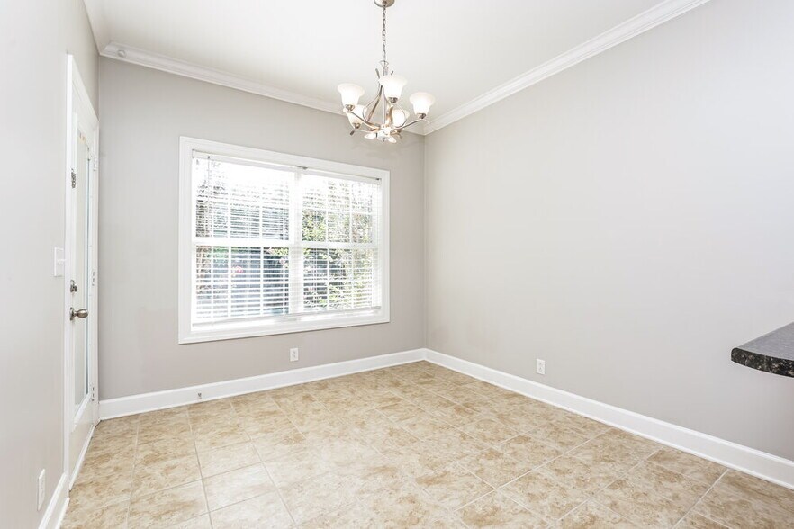 Building Photo - 1811 Potters Ct