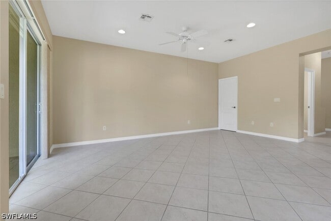 Building Photo - 10260 Olivewood Way