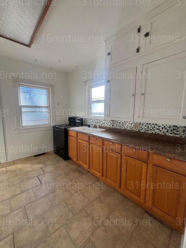 Building Photo - 510 N Taylor St