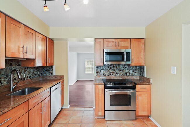 Building Photo - 9913 Longford Ct