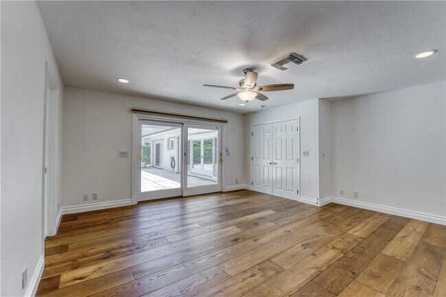 Building Photo - 2000 Admirals Way