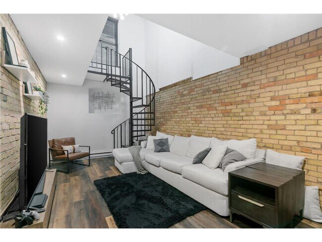 Building Photo - 603 S 9th St