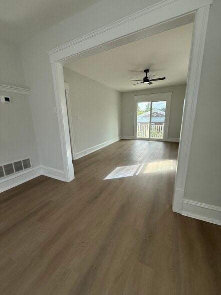 Building Photo - 104 Forrest Ave