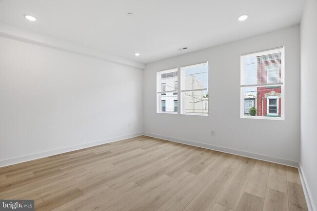 Building Photo - 2237 N 16th St