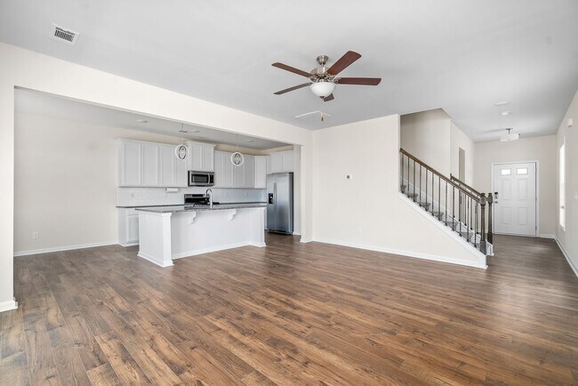 Building Photo - 755 Justify Lp