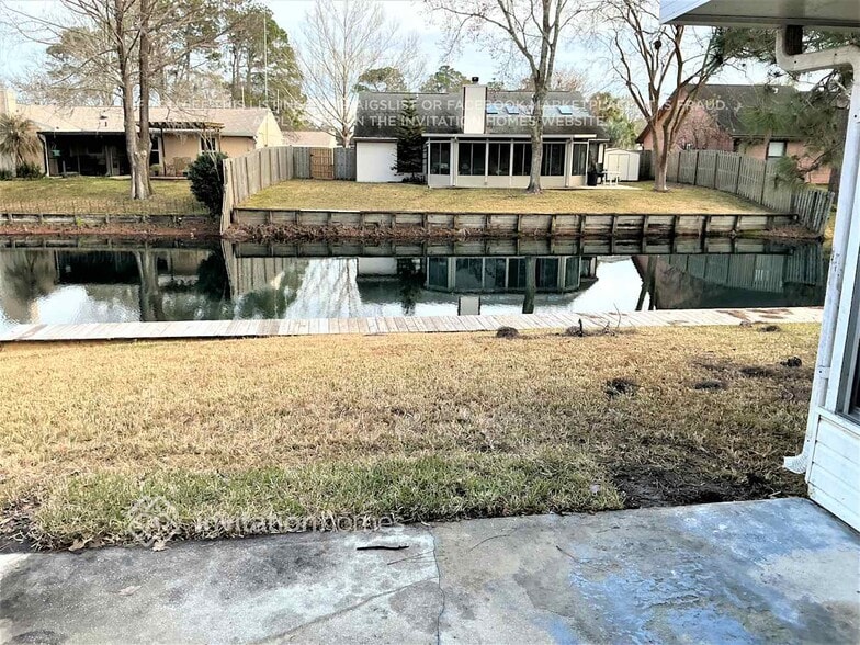 Building Photo - 10669 Parliament Pl