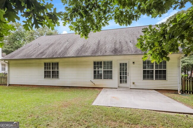 Building Photo - 208 Pebble Creek Dr