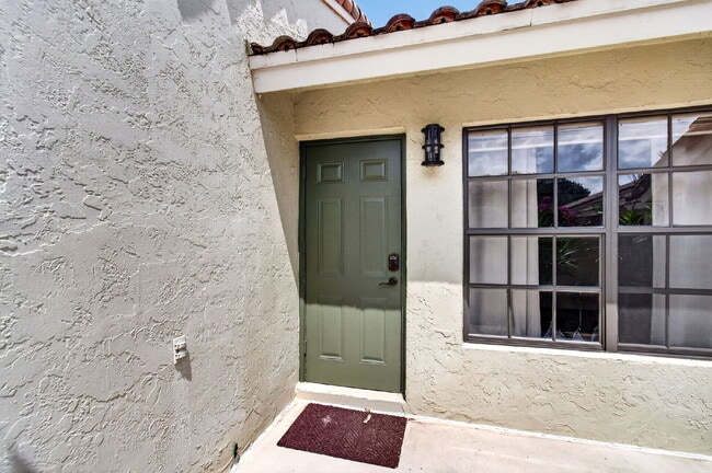 Building Photo - 460 Hardwood Pl
