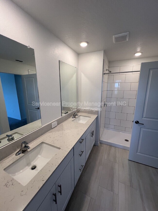 Building Photo - 13088 Empress Jewel