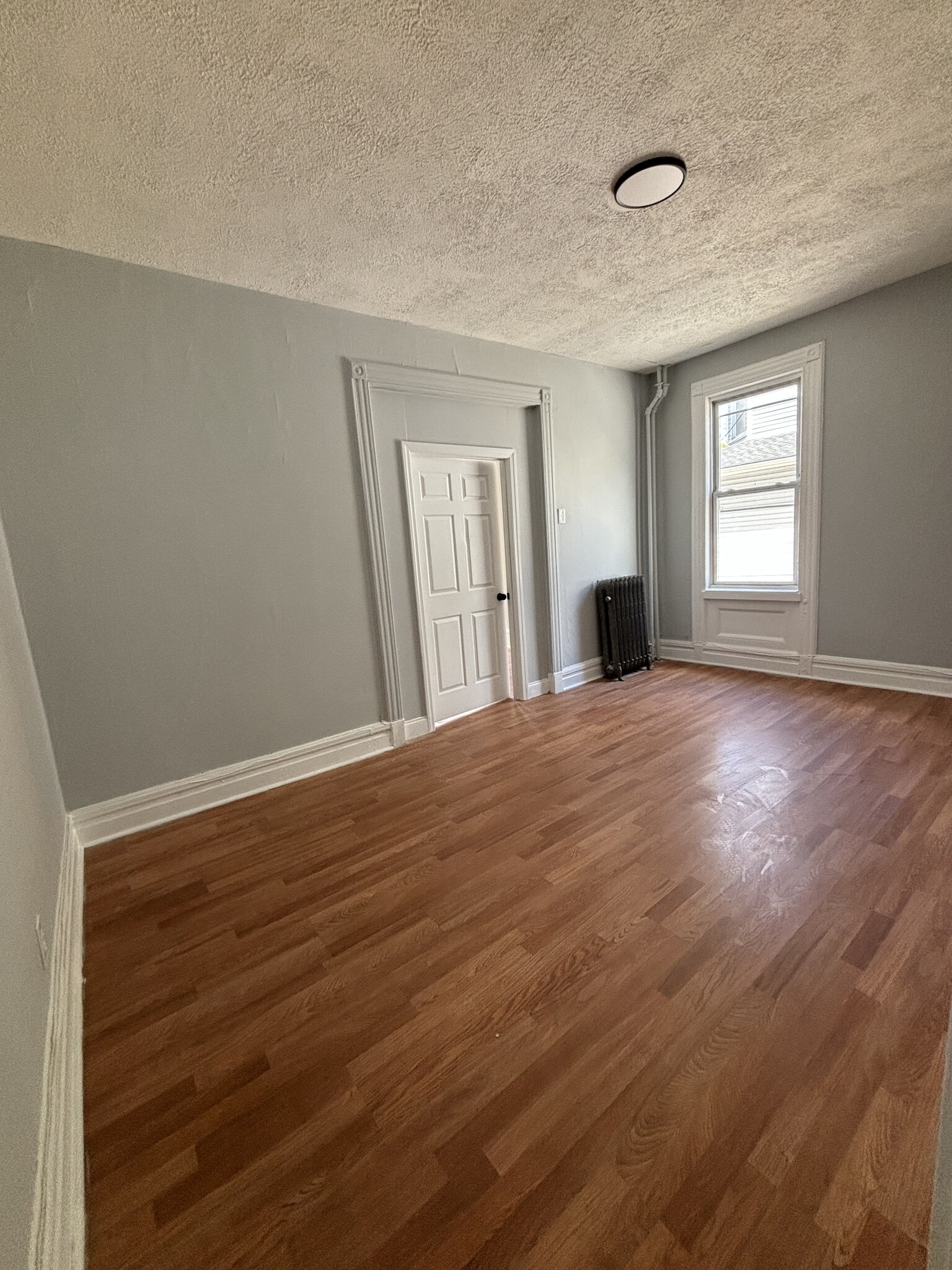 Building Photo - 288 S 8th St