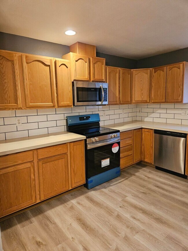 Building Photo - 1017 Lincoln St