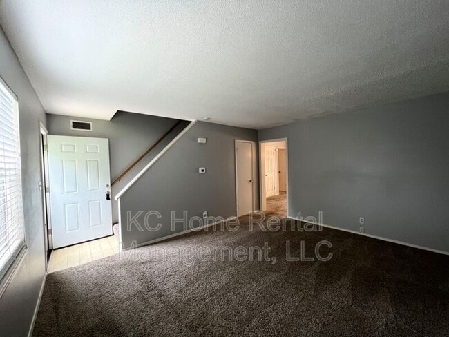 Building Photo - 9338 Bluejacket St