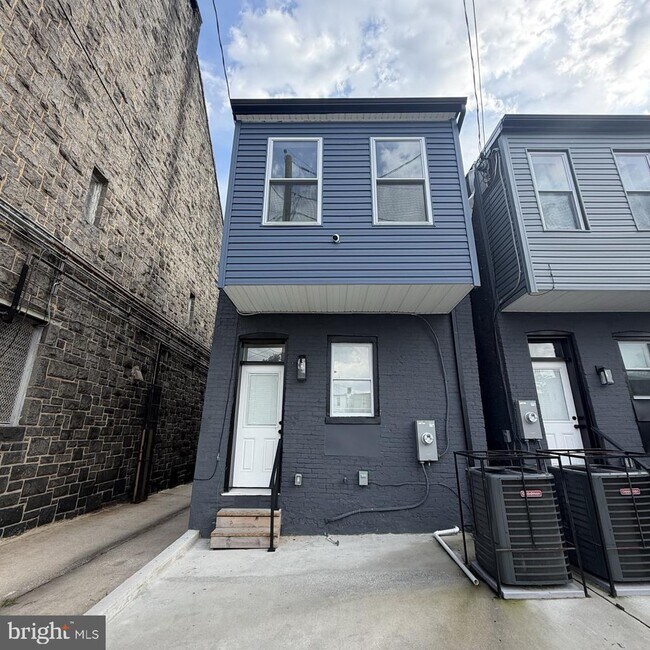 Building Photo - 1432 E Lanvale St