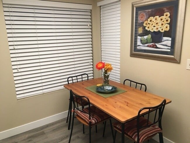 Building Photo - Great Summer Rental at a Great Price! Available any 30 day time frame between May 15 through Octo...