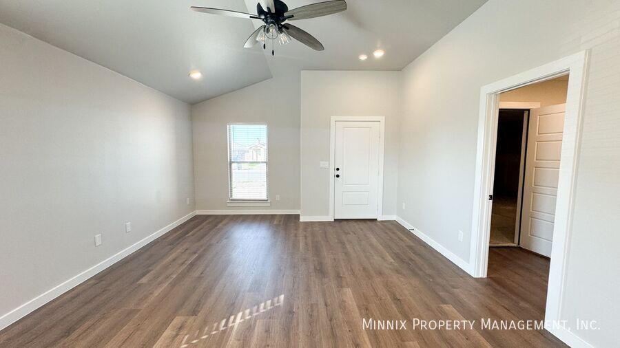 Building Photo - 2156 Kokomo Ave