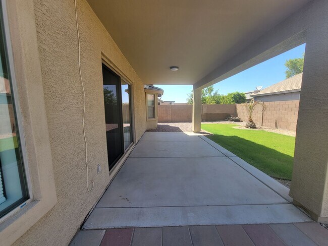 Building Photo - Excellent neighborhood in Goodyear!