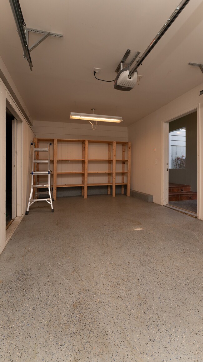 Building Photo - 15323 SE 42nd St