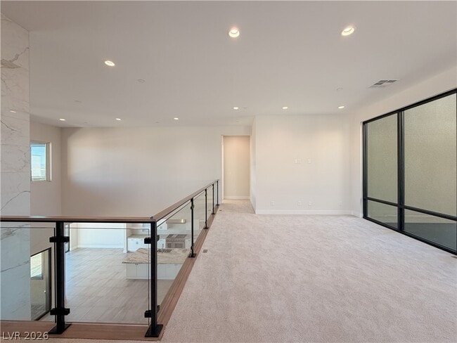 Building Photo - 10761 Canyon Bloom Dr