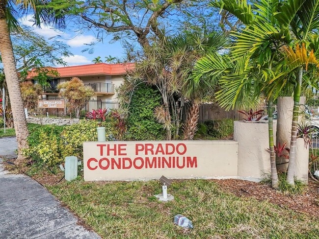 Building Photo - 10641 SW 108th Ave