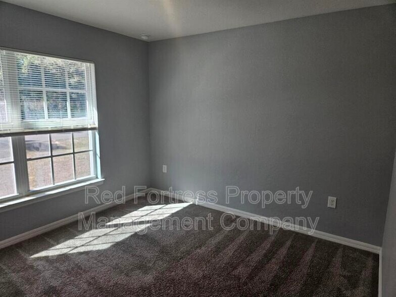 Building Photo - 3012 51st St W