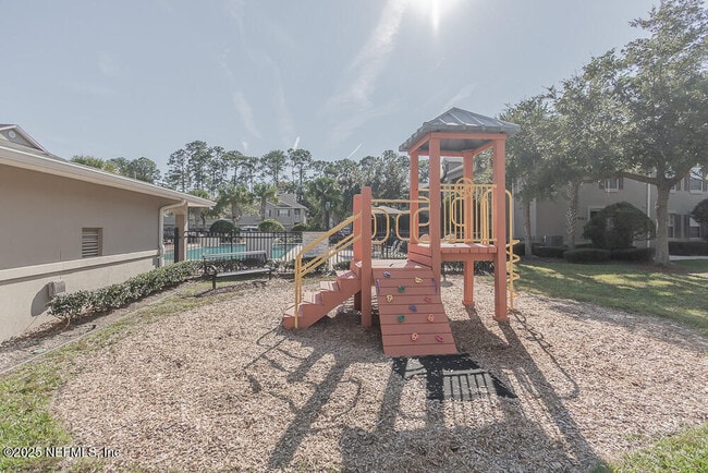 Building Photo - 3892 Summer Grove Way N