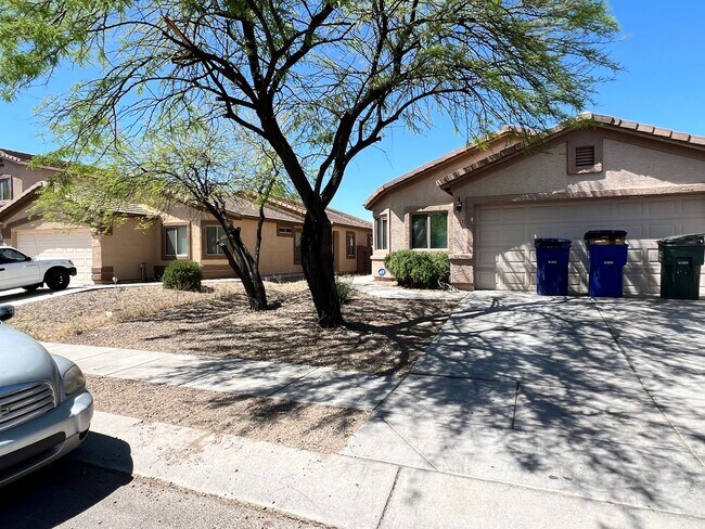 Building Photo - 4137 E Shadow Branch Dr