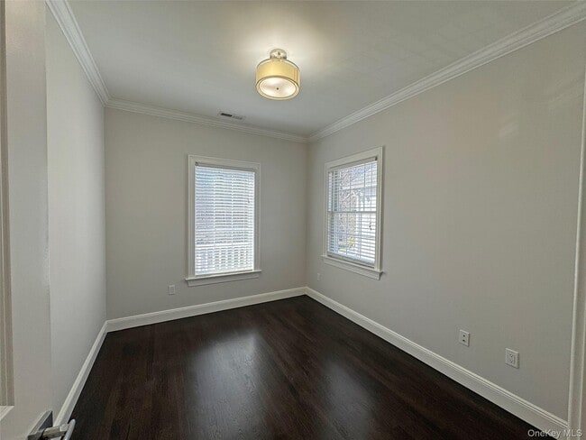 Building Photo - 1019 Grove St